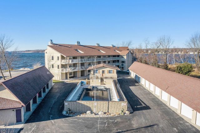 1198 S Lake Street 101, Whitehall City, MI 49461