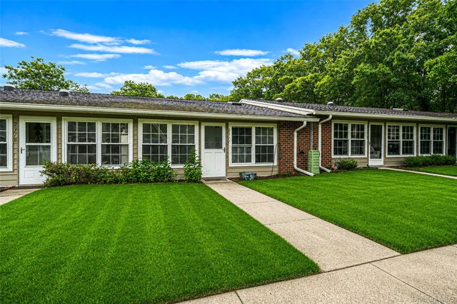 231 Blackpool Court, Ridge, NY 11961