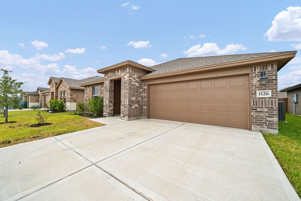 1126 Breebry Dr, Corpus Christi, TX 78415 — photo 2
