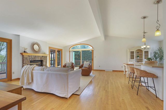 2144 Blue Heron DRIVE, Delavan, WI 53115