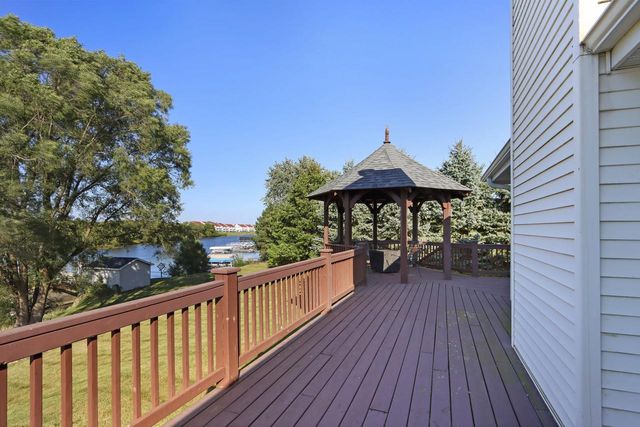 2144 Blue Heron DRIVE, Delavan, WI 53115