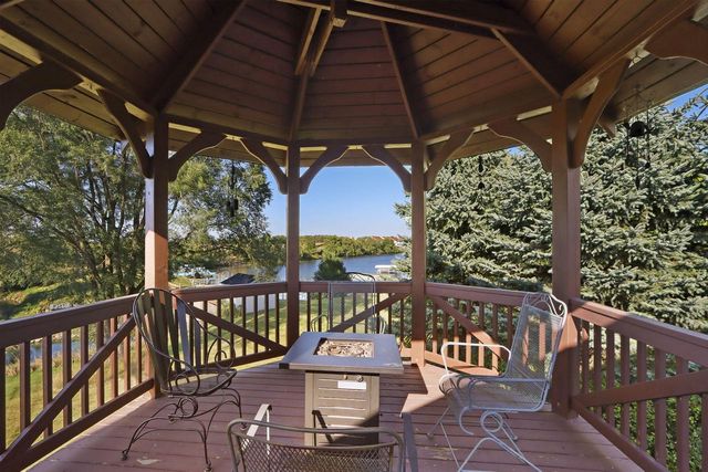 2144 Blue Heron DRIVE, Delavan, WI 53115