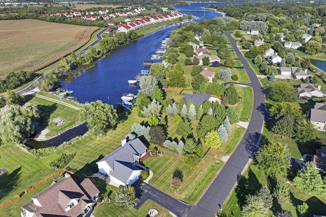 2144 Blue Heron DRIVE, Delavan, WI 53115
