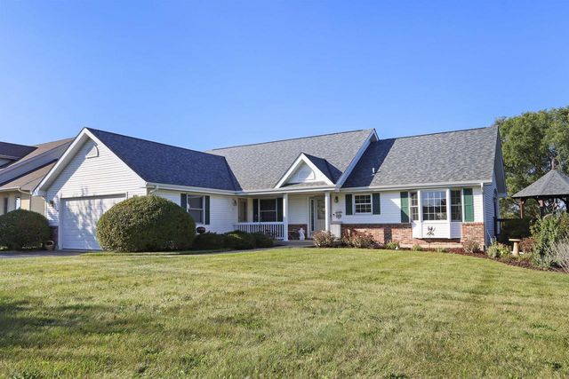 2144 Blue Heron DRIVE, Delavan, WI 53115