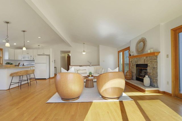 2144 Blue Heron DRIVE, Delavan, WI 53115