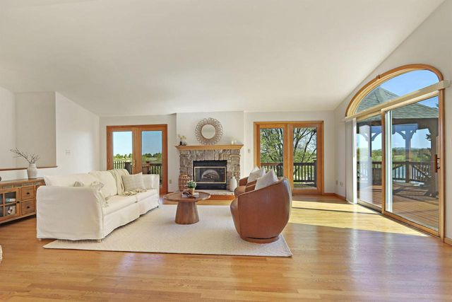 2144 Blue Heron DRIVE, Delavan, WI 53115