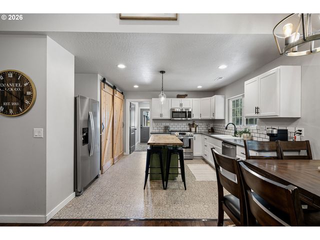 95069 TOFTDAHL Rd, Junction City, OR 97448