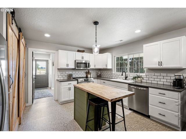 95069 TOFTDAHL Rd, Junction City, OR 97448