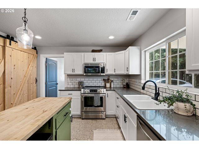 95069 TOFTDAHL Rd, Junction City, OR 97448