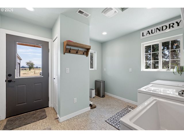 95069 TOFTDAHL Rd, Junction City, OR 97448