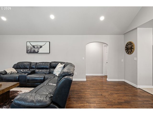 95069 TOFTDAHL Rd, Junction City, OR 97448