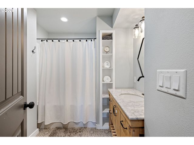 95069 TOFTDAHL Rd, Junction City, OR 97448