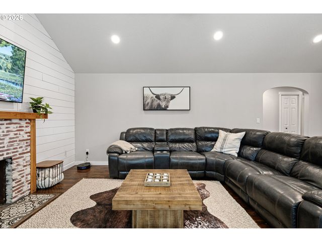 95069 TOFTDAHL Rd, Junction City, OR 97448