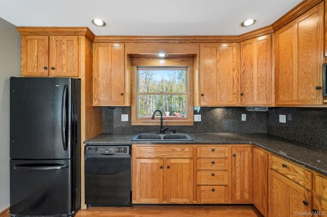 5328 Searsville Road, Pine Bush, NY 12566