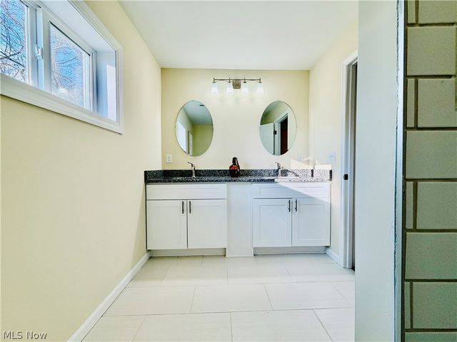 246 W Hamilton Street, Oberlin, OH 44074