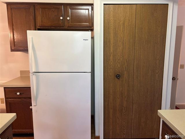 9351 Park Pl, Swartz Creek, MI 48473
