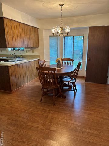 9351 Park Pl, Swartz Creek, MI 48473