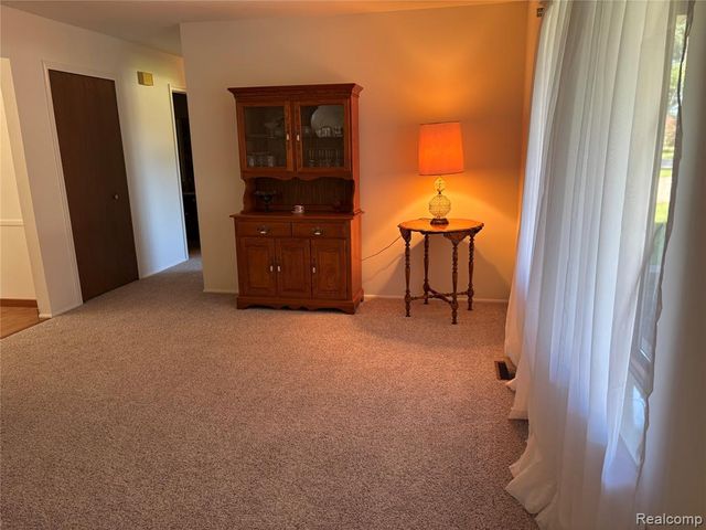 9351 Park Pl, Swartz Creek, MI 48473
