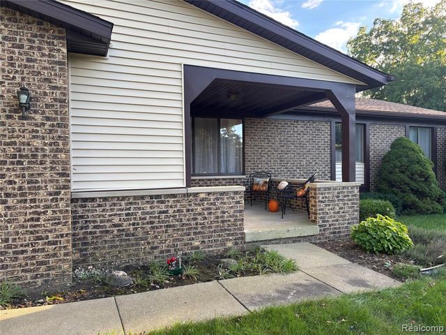 9351 Park Pl, Swartz Creek, MI 48473