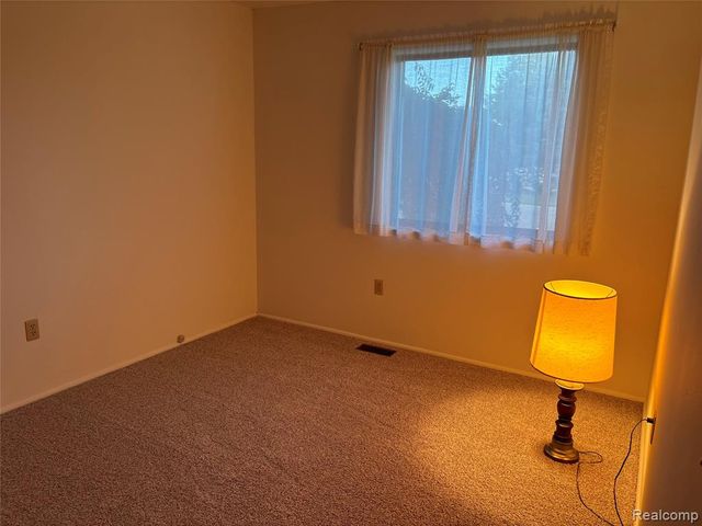 9351 Park Pl, Swartz Creek, MI 48473