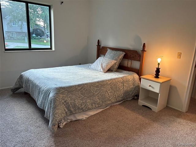 9351 Park Pl, Swartz Creek, MI 48473