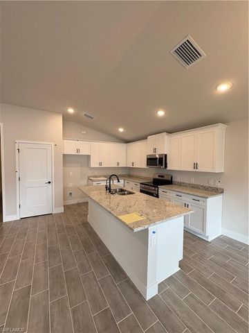 2605 NE 1st PL, Cape Coral, FL 33909