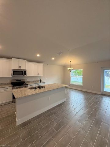 2605 NE 1st PL, Cape Coral, FL 33909