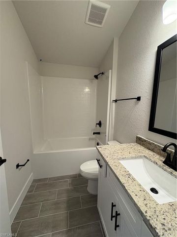 2605 NE 1st PL, Cape Coral, FL 33909