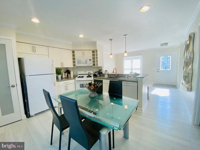 14709 GREEN PARK WAY, Centreville, VA 20120