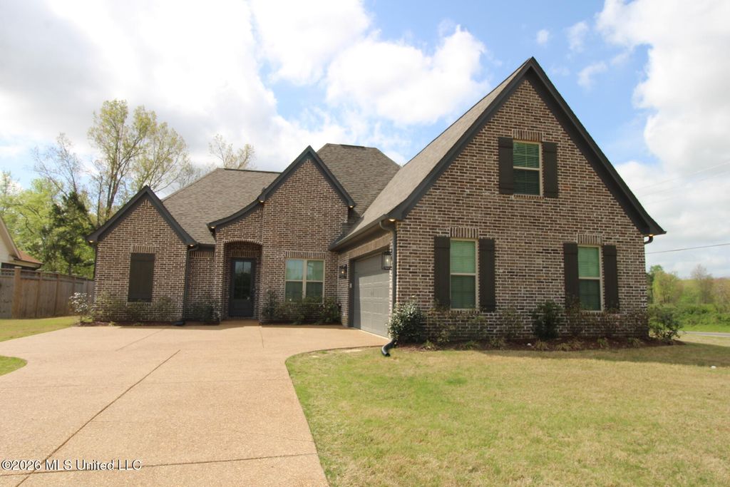 4007 Bakersfield Drive, Nesbit, MS 38651