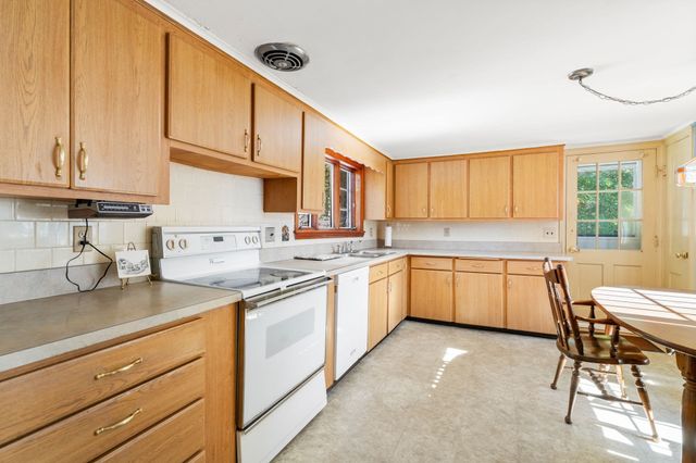 8 Summer Street, Medfield, MA 02052