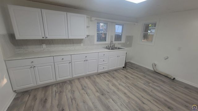 223 SW Harrison ST, Topeka, KS 66603