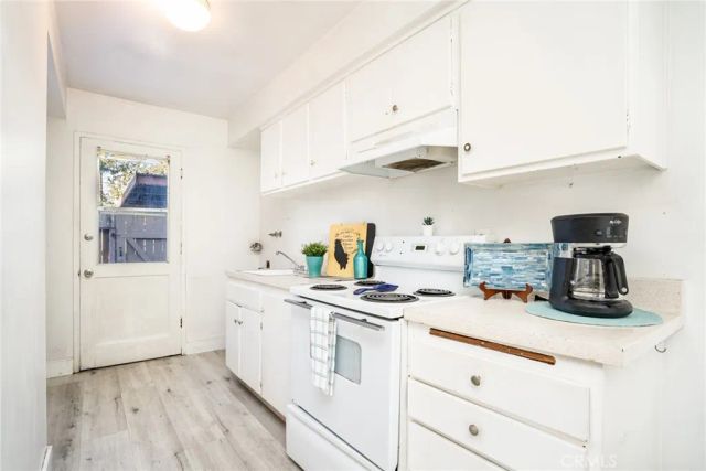 10122 Hull Drive, Huntington Beach, CA 92646