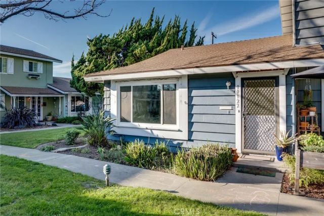 10122 Hull Drive, Huntington Beach, CA 92646