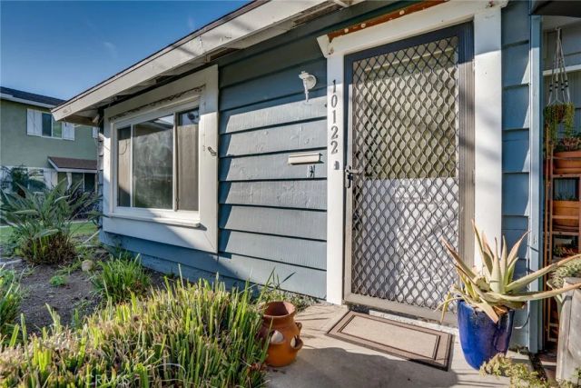 10122 Hull Drive, Huntington Beach, CA 92646