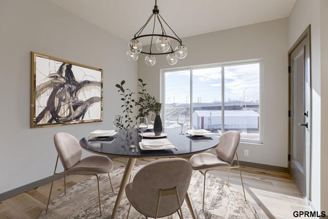 18467 Greenleaf Street, Omaha, NE 68136