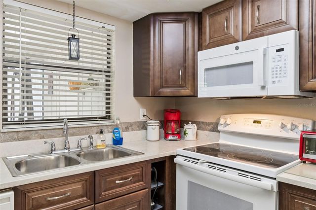 1319 ABBEY CRESCENT LANE, Clearwater, FL 33759