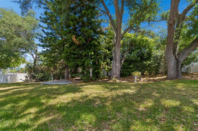 1319 ABBEY CRESCENT LANE, Clearwater, FL 33759