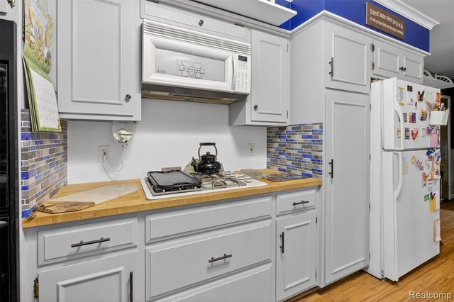 8197 Irish Road, Millington, MI 48746