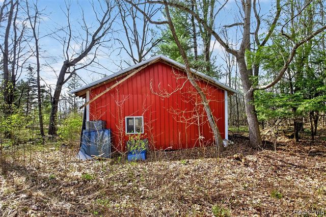 8197 Irish Road, Millington, MI 48746