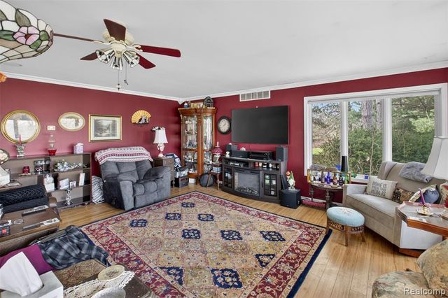 8197 Irish Road, Millington, MI 48746