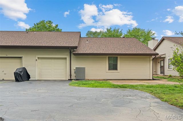 26 Rabbit Trail Drive, Washington, MO 63090