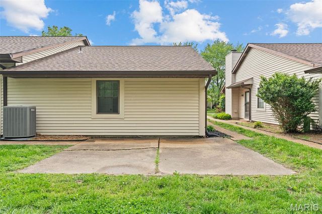 26 Rabbit Trail Drive, Washington, MO 63090
