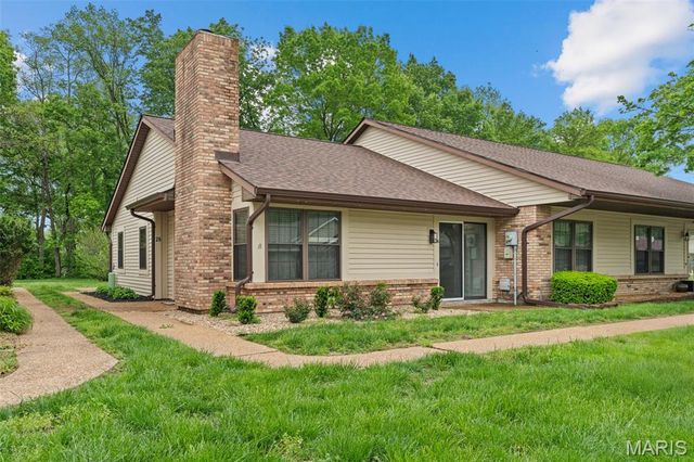 26 Rabbit Trail Drive, Washington, MO 63090