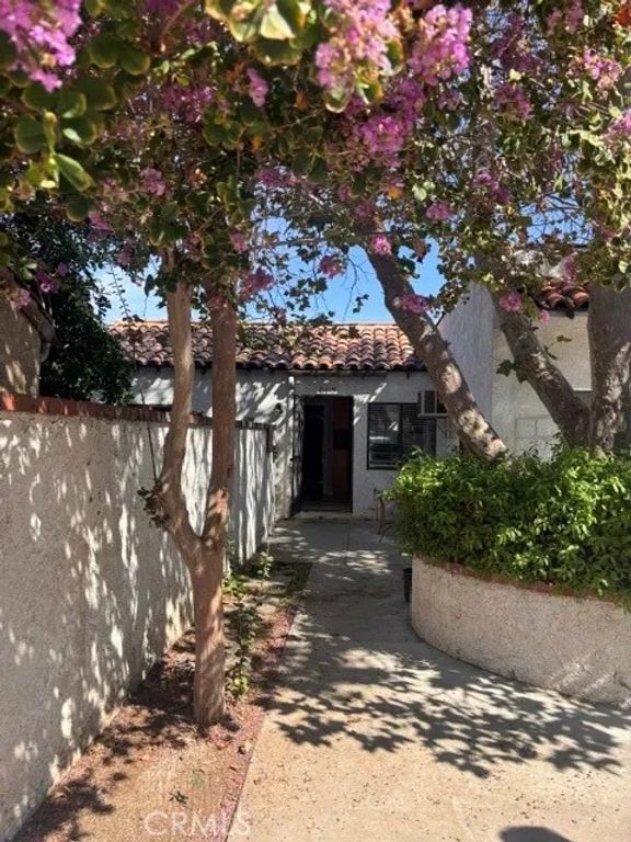 21815 Parker Place, Canoga Park, CA 91304