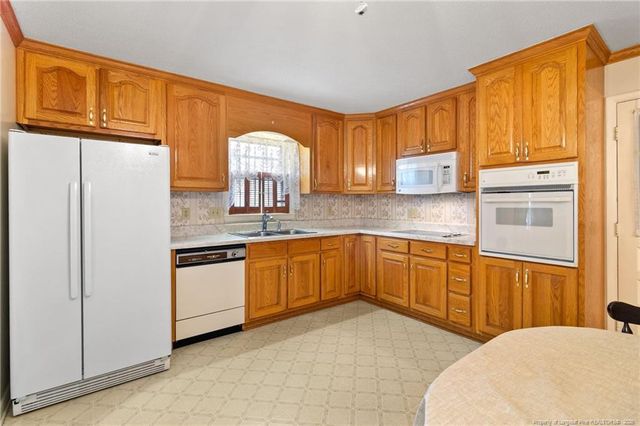 5970 Lake Trail Drive, Fayetteville, NC 28304