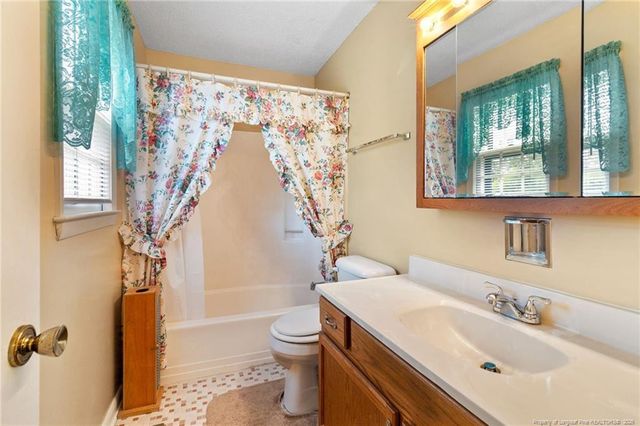5970 Lake Trail Drive, Fayetteville, NC 28304
