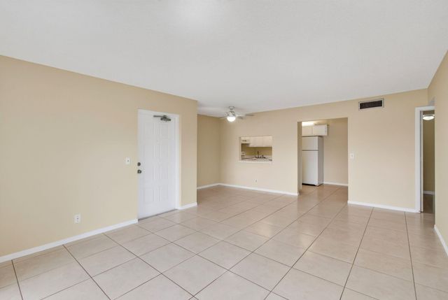 1010 Green Pine Boulevard F2, West Palm Beach, FL 33409