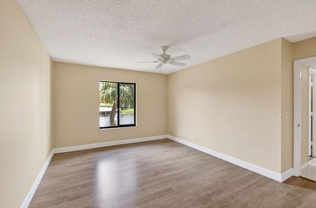 1010 Green Pine Boulevard F2, West Palm Beach, FL 33409