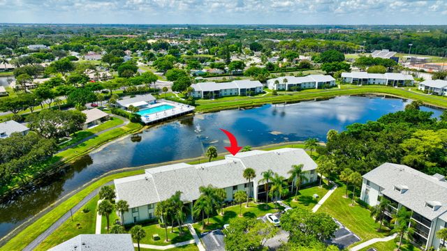 1010 Green Pine Boulevard F2, West Palm Beach, FL 33409